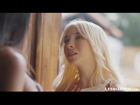 ❤️ Дівчина приходить додому через кілька місяців і в кінцевому підсумку їсть кицьку своєї мачухи Чортове відео  у нас ❌️