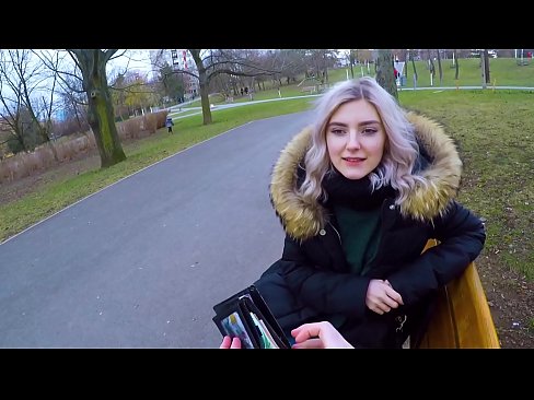❤️ Ковтає гарячу сперму незнайомця за гроші - мінет у парку від Єви Ельфі Чортове відео  у нас ❌️